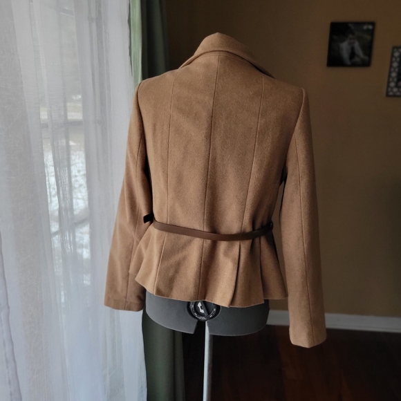 LTD Chic Tan Women's Wool Short Jacket with Button Closure and Belt Size Large - Picture 5 of 11